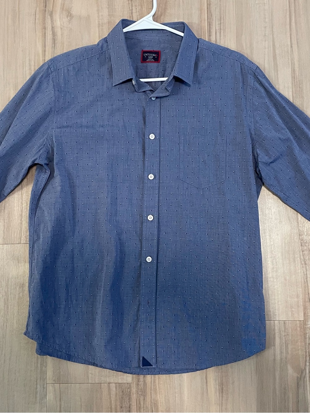 UNTUCKit Men’s Light Blue Long-Sleeve Button-Up Shirt